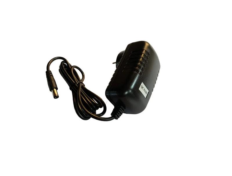 fuente 5V 2.5a pin ancho